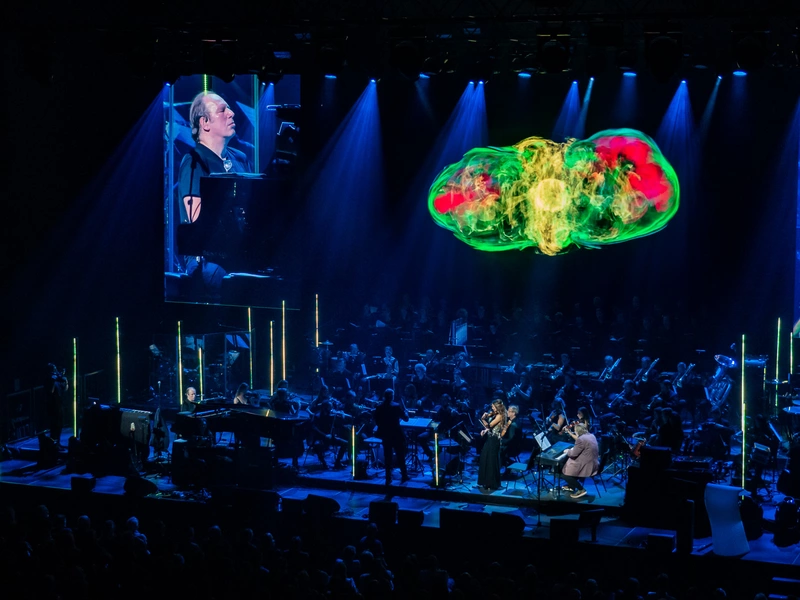 Hans Zimmer performt mit dem 21st Century Symphony Orchestra © THE HALL