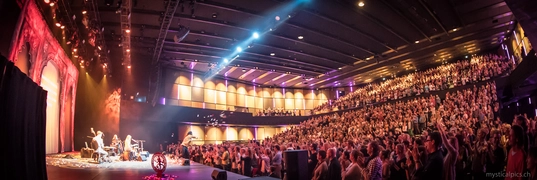 Deva Premal & Miten mit Manose in der Samsung Hall